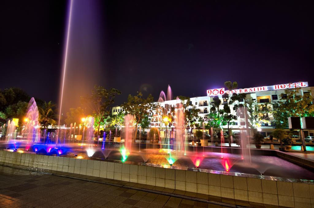 906 Riverside Hotel Malacca Exterior photo