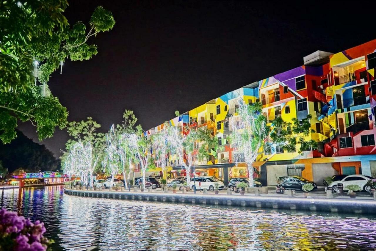 906 Riverside Hotel Malacca Exterior photo